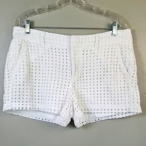 GAP Womens White Eyelet, 3 Inch Shorts. Size 10